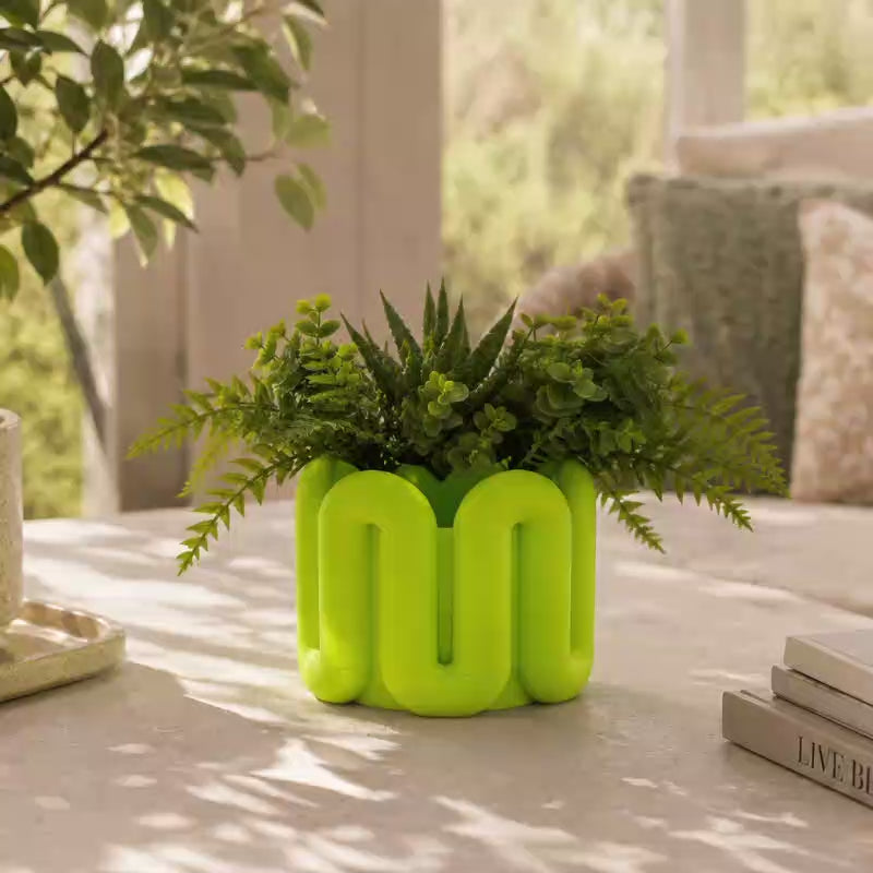 Aesthetic Planter with Drip Tray - Wibble